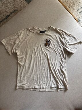 Super Massive Men's Cream Short-Sleeve Graphic T-Shirt